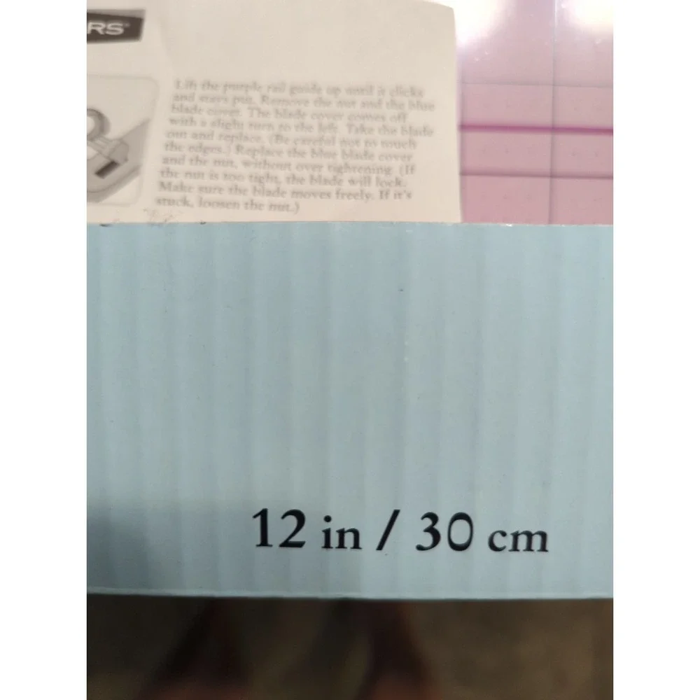 Fiskars Donna Dewberry 12 in / 30 cm Fabric Strip Cutter Purple Quilting Tool